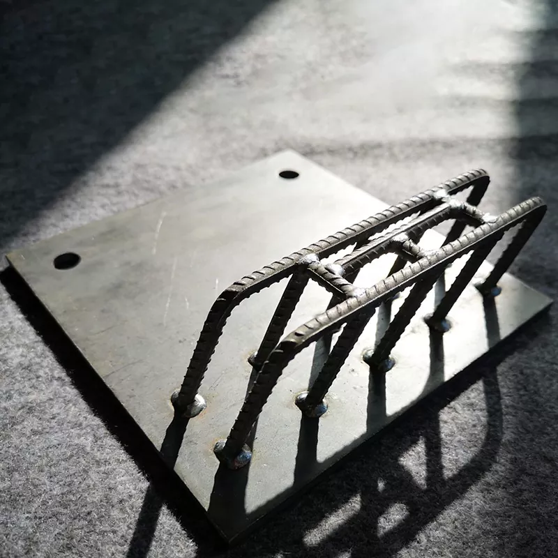 내장형 앵커 플레이트